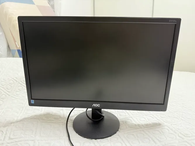 3 monitores AOC 19,5 polegadas