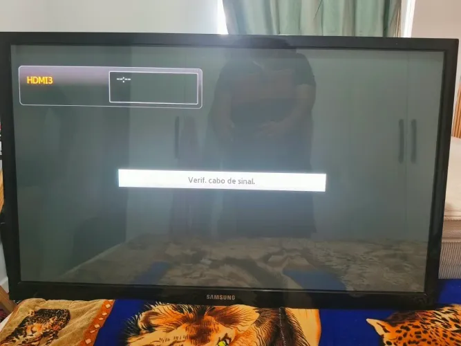 Vendo tv Samsung 43 pol pra conserto (não é SMART) e está sem o controle remoto