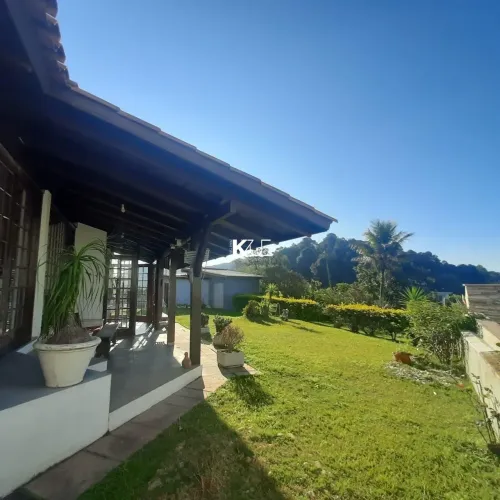 Casa com uma vista incrível com 4 dormitórios e 4 vagas de garagem no Bosque das Mansões!
