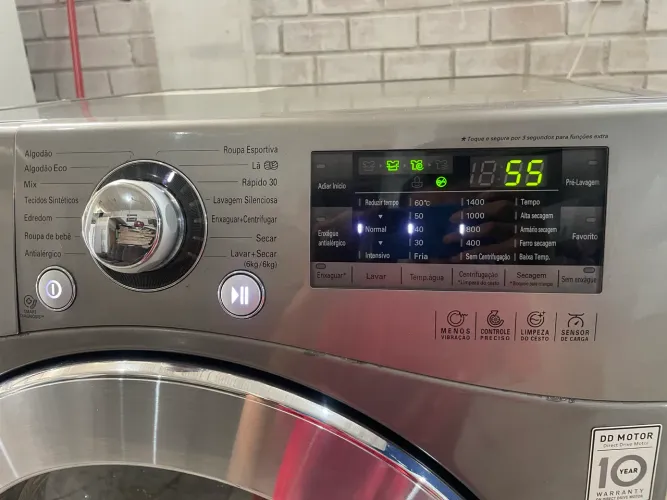 Vendo lava e seca LG inox 10,2 KG 110 vts funcionando perfeitamente 