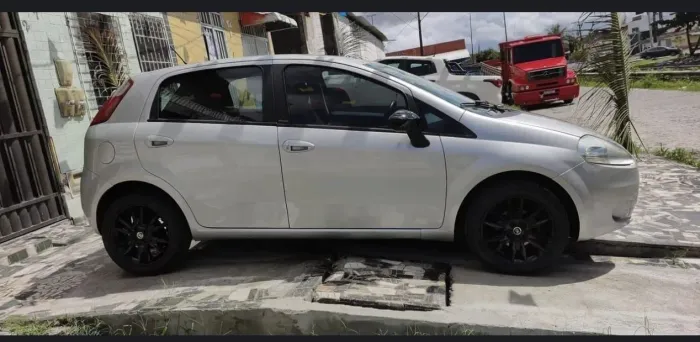 Fiat Punto Essence 1.6 Flex 16V 5P 2011