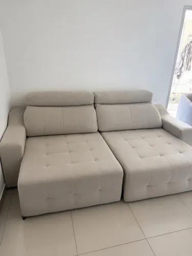 Sofá retrátil cor off