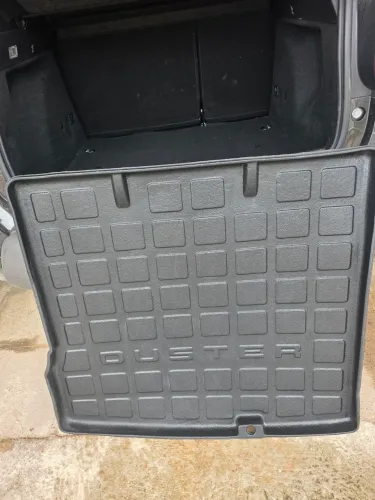 Tapete de porta malas de plástico para Duster 2020 - 2026