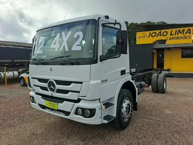 M.BENZ ATEGO 1719 4X2 2012 MANUAL km 382.000