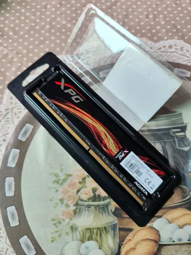 Memória ram XPG 8gb ddr4 2400 MHz CL-16-16-16