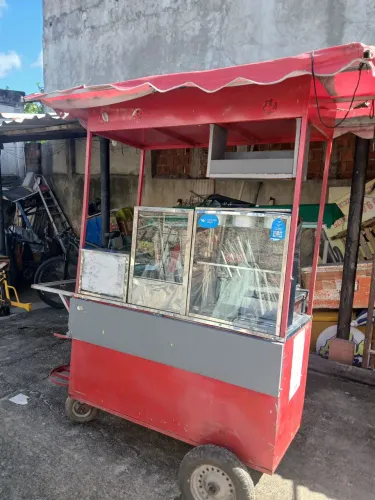 Vendo um carinho de lanche 4 em 1 *47