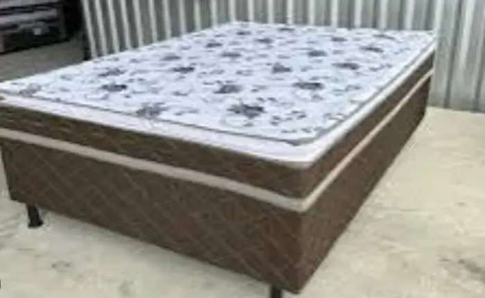 Casal conjugada com colchao avista 550$
