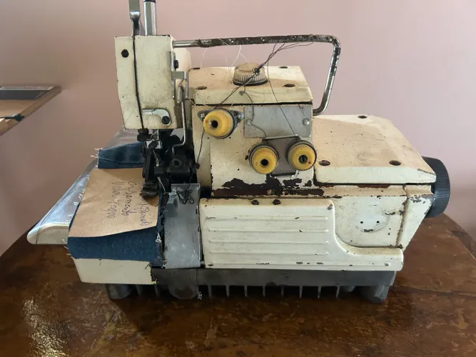 Máquina Overloque Industrial Shang Gong GN6-3 + motor