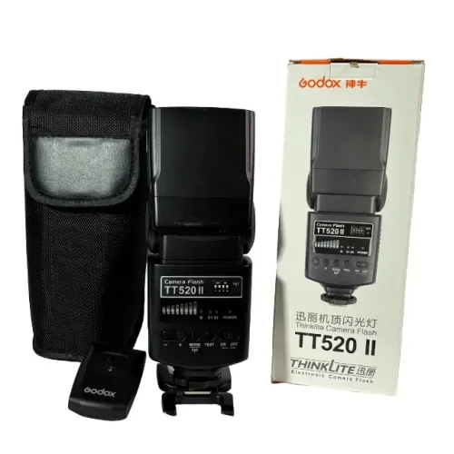 Flash Godox TT520II Manual com Radioflash embutido semi novo