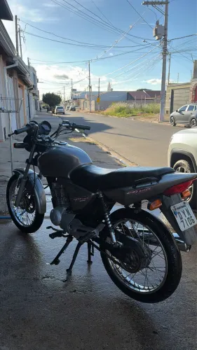 Titan 150 ESD pra venda!! Moto para pessoas exigentes, segundo dono, manual em mãos