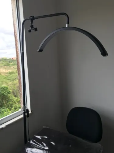 Luminária meia lua