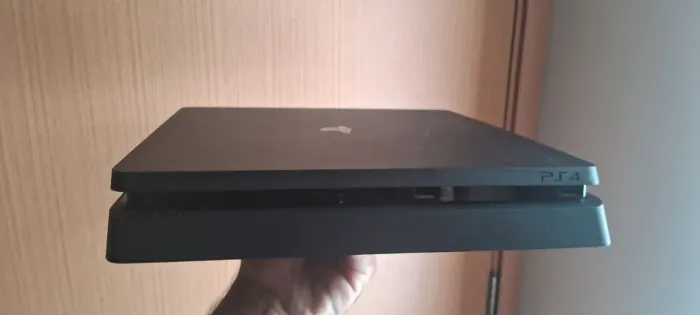 Vendo ou troco ps4(Se for trocar eu estou interessado em um PC)