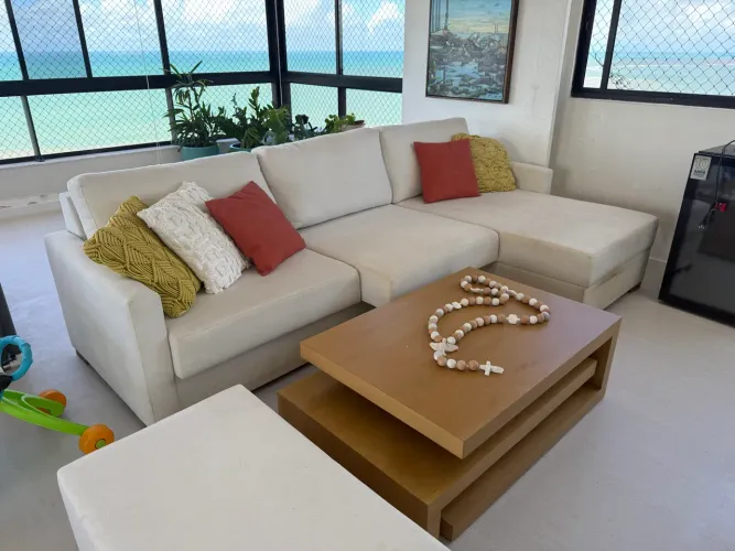 Sofá grande off white com chaise retrátil 