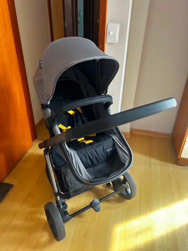 Carrinho de Bebê com Moisés e Cadeirinha
