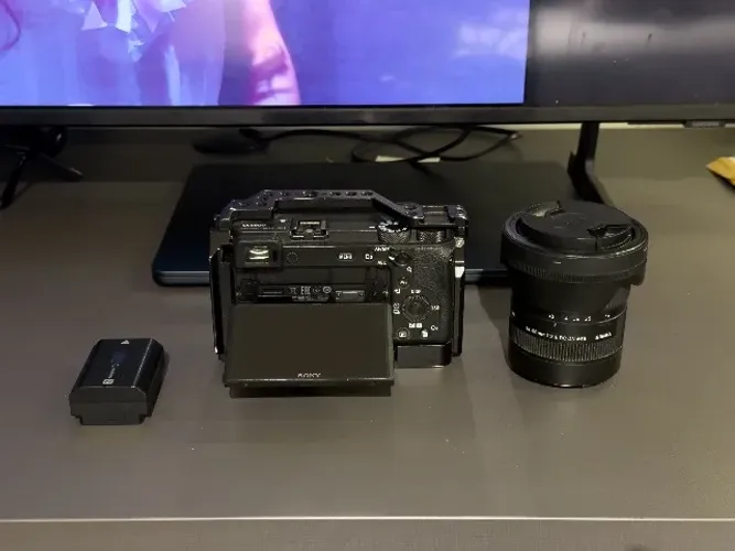 Sony a6600 + Sigma 18-50 2.8