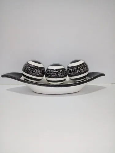 Bandeja decoração com 3 esferas + 2 vasos preto/branco