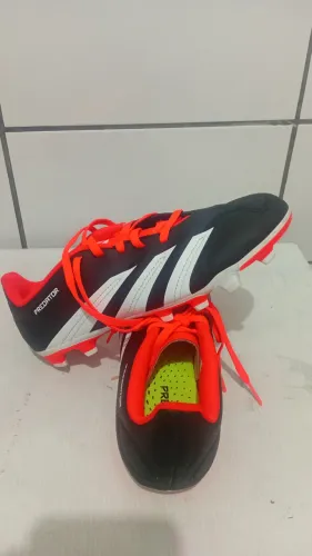 Chuteira adidas predator 