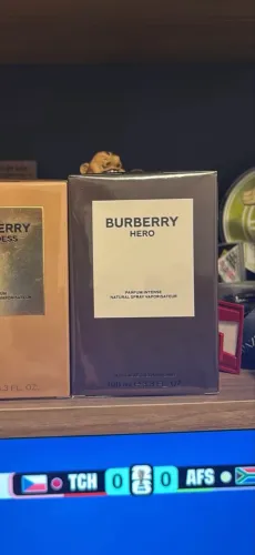 Perfume Burberry Hero Parfum Intense