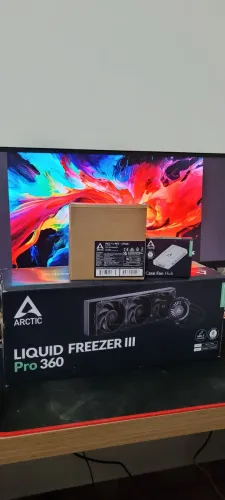 Ecossistema Completo Arctic: Water Cooler + 5 Fans + Hub Controladora