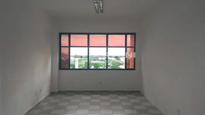 Imóvel para aluguel com 32 metros quadrados em Jardim Satélite - São José dos Campos - SP