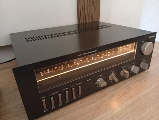 Receiver Gradiente model S96.