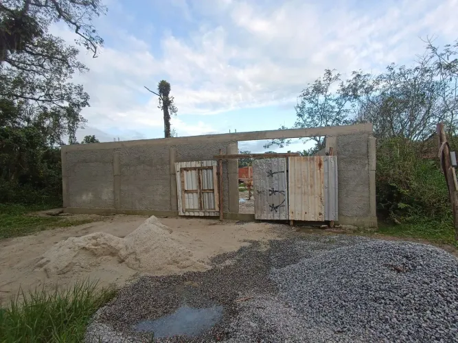 Vendo Terreno com Obra em Andamento em Boracéia - São Sebastião/SP