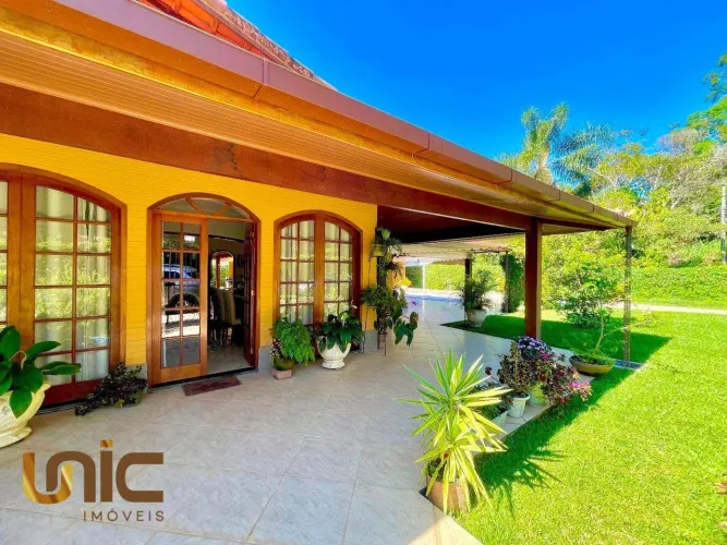 Casa com 4 dormitórios à venda, 233 m² por R$ 2.500.000,00 - Parque do Imbui - Teresópolis
