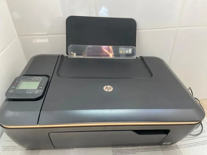 Impressora HP DeskJet GT 5822 - tanque de tinta.