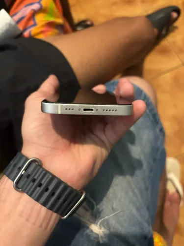 iPhone 14 impecável