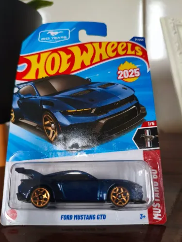 Carrinho hot Wheels Ford Mustang GTD