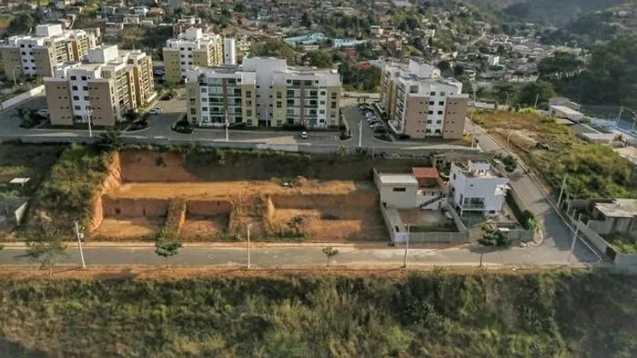 Terrenos e apartamentos em Três Rios - RJ - Jardim América.