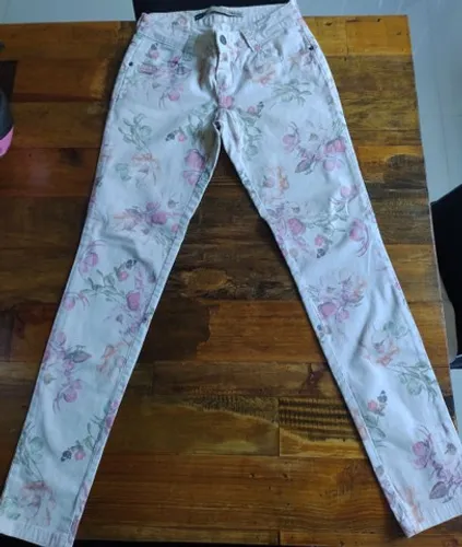 Calça Hering com estampa de flores