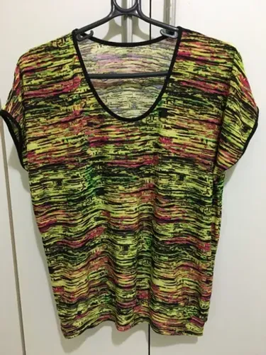 Belíssima blusa estampada em tecido jersey!
