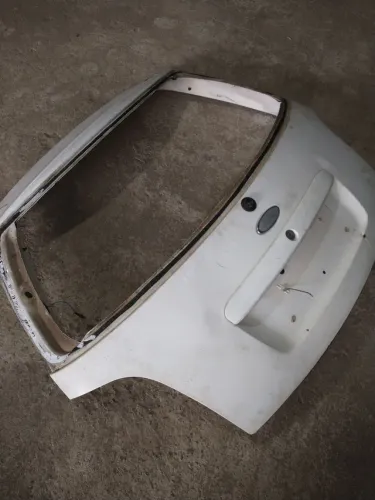 Tampa traseira Ford Ka 2p 2002/04
