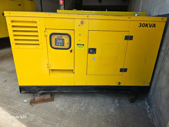 GERADOR DE ENERGIA CARENADO E SILENCIADO 30 KVA