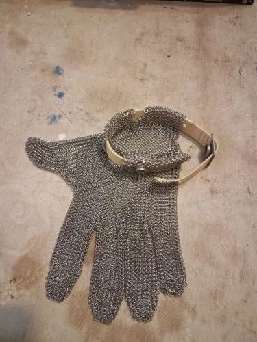 Luva de aço  para corte .proteção  da mão 