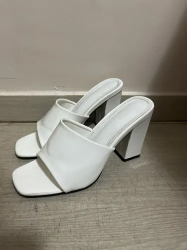Sapato de plástico 