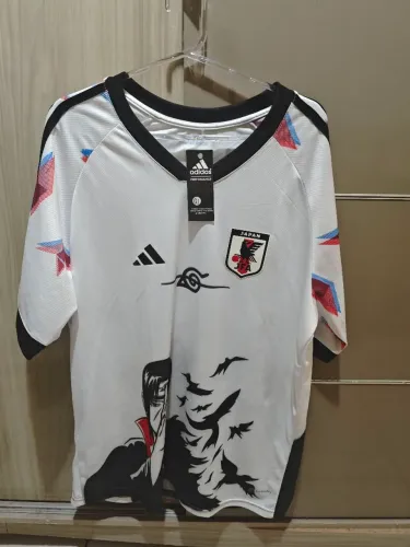 Camiseta Japão Adidas Manga Curta - Naruto - Itachi uchiha