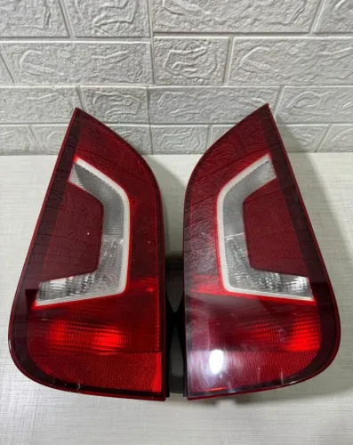 Par lanterna Volkswagen Up 2014 2015 2017 original sem recuperação