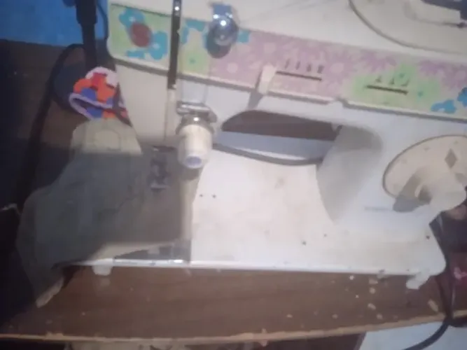 Máquina de costura doméstica