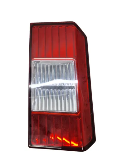 Lanterna Tampa Traseira Esquerda Fiat Strada 2010 / 2011