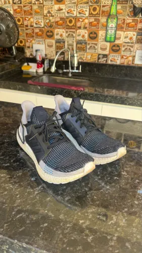 Tênis ultraboost 19 Impecável TAM 42/5