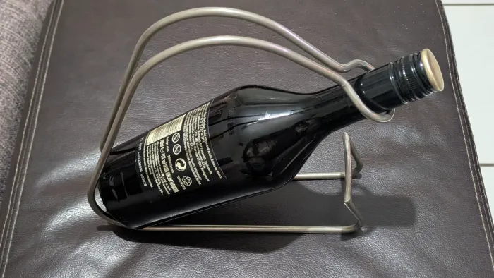 Suporte Porta Vinho e Licor de Mesa - Design Moderno em Metal