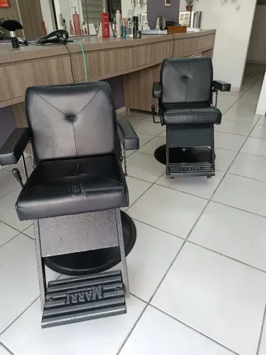 Cadeiras para Barbearia e salão de beleza.