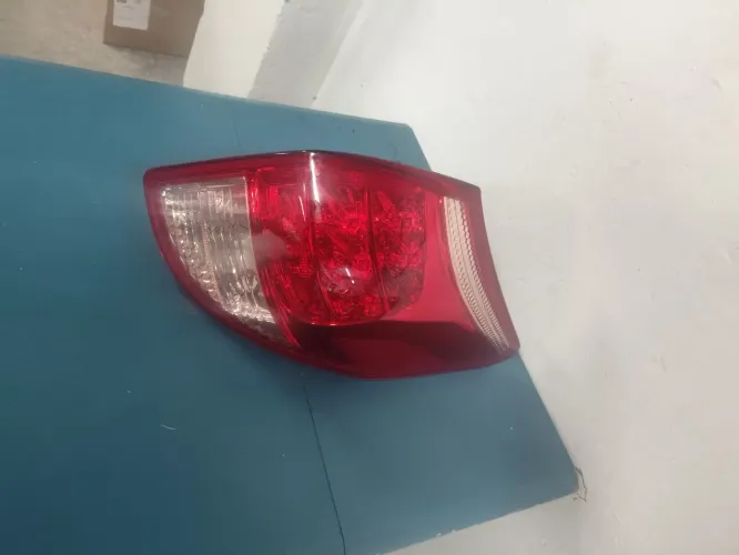 Lanterna rav4 2005/2006 lado direito original led