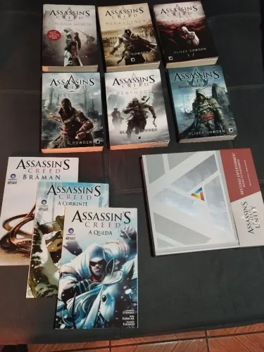 Coleção Assassin's Creed - Livros e HQs