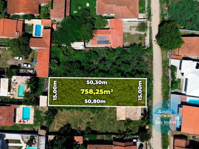 Terreno próximo a lagoa