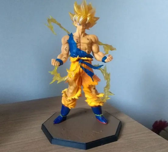 Figure Goku super saiyajin awakening - dragon ball z