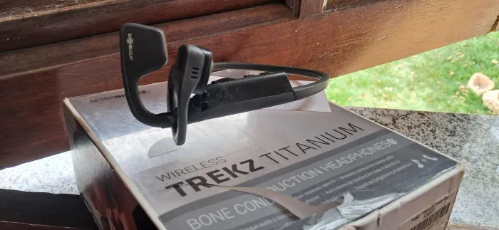Fone Aftershokz Trekz Titanium Boné Conduction Wireless AS600 com defeito 