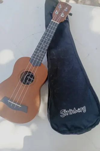 Vendo Ukulele Strinberg eletroacústico soprano 